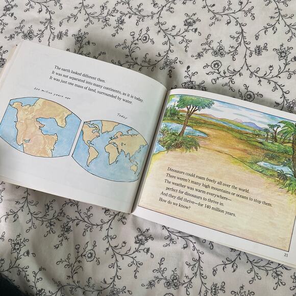 Vintage 1988 Dinosaur Bones Paperback Book - Picture 6 of 6